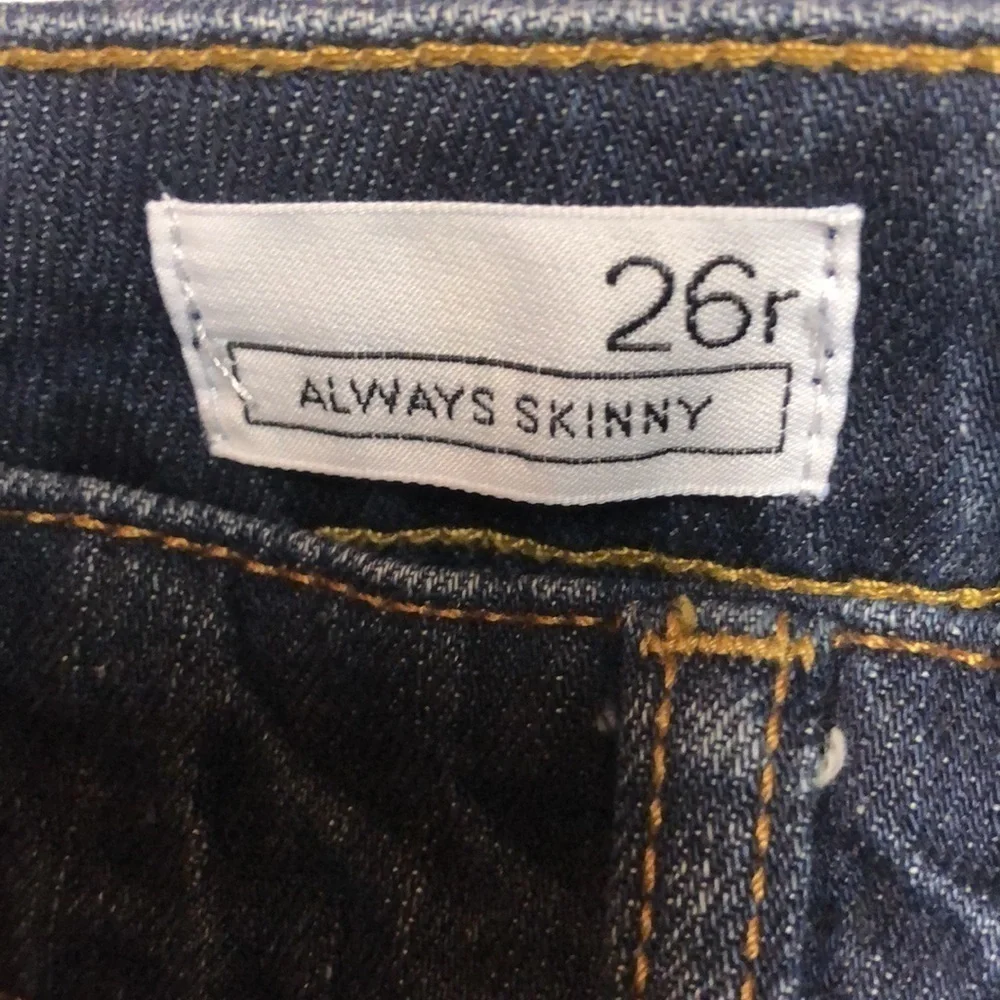 GAP 1969 Always Skinny stonewashed slightly distressed denim dark jeans. Size26R